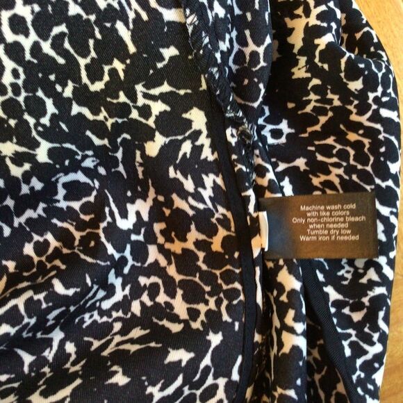 Lane Bryant Black Cream Sleeveless Blouse 14 - Picture 8 of 10